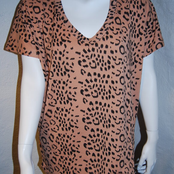 OVERSIZE T-SHIRT M. LEOPARD