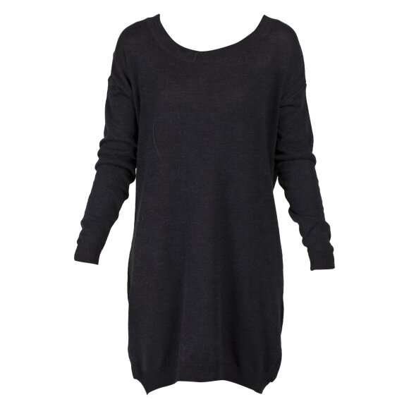 JUST FEMALE - SORT STRIK BLUSE M. ÅBEN RYG