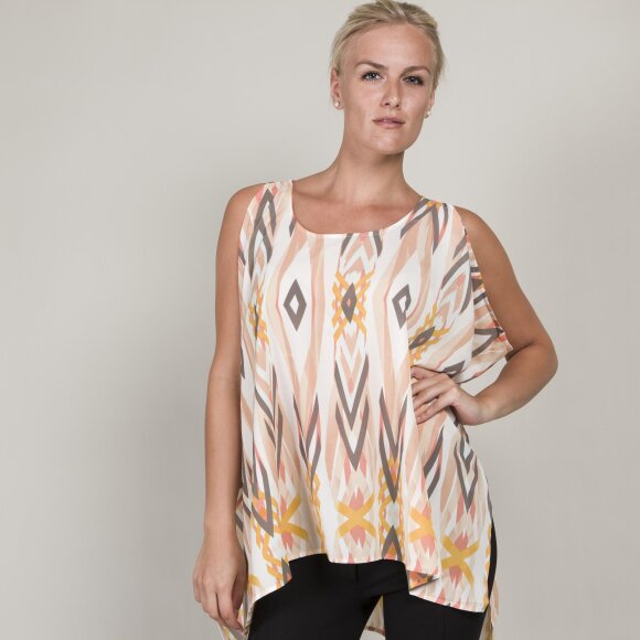 MULTIFARVET TOP