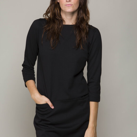 ILSE JACOBSEN - ILSE JACOBSEN-CECILE 01-SORT KJOLE M. 3/4ÆRMER