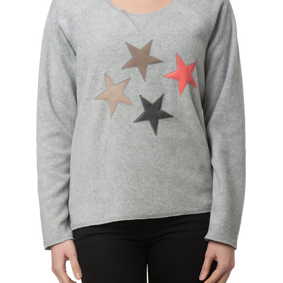 ONE TWO LUXZUZ - GRÅ FLEECE SWEATER M. STJERNER