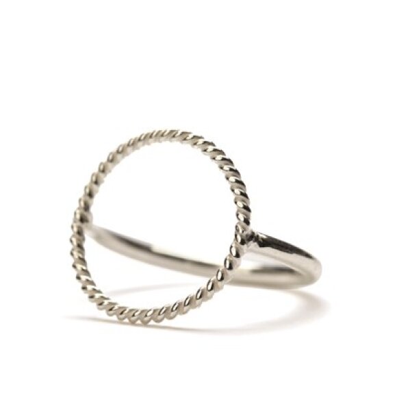 PERNILLE CORYDON - TWISTED OPEN COIN RING
