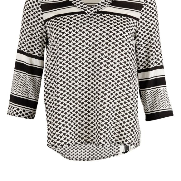 SAINT TROPEZ - BLUSE M. PARTISAN MØNSTER I FLERE FARVER