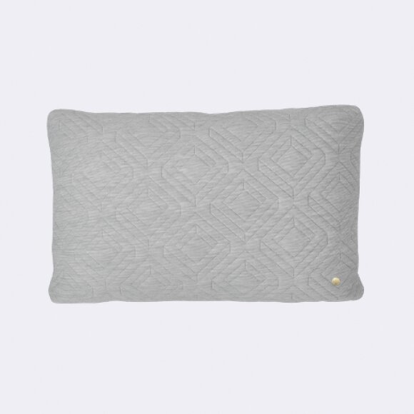 FERM LIVING - QUILT LYSEGRÅ PUDE 60X40