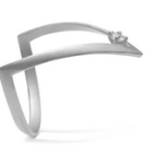 MAANESTEN - V RING SERLING SØLV M. DIAMANT