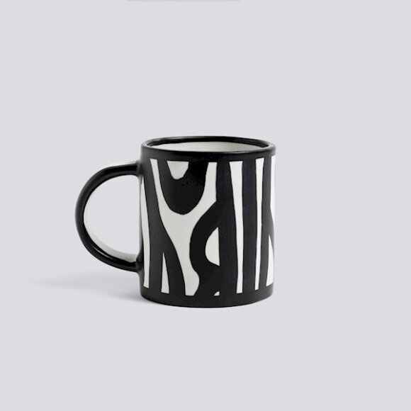 HAY - SORT/HVID WOOD MUG