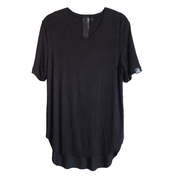 LISELOTTE HORNSTRUP - WOOL T SHIRT BLACK