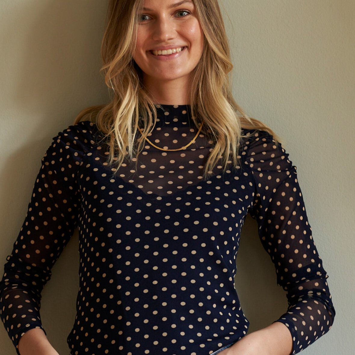 MP Afvige Afgang til SCHELDE | GIV-GAVER.DK - BLUSER/SKJORTER - LOLLYS LAUNDRY - DOT PRINT ELLEN  BLOUSE