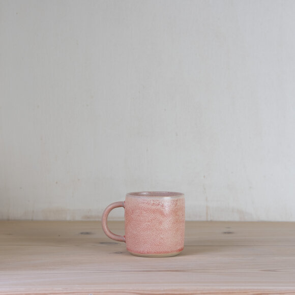 JULIE DAMHUS - ROSE ODA MUG WITH HANDLE