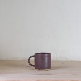 JULIE DAMHUS - PURPLE ODA MUG WITH HANDLE