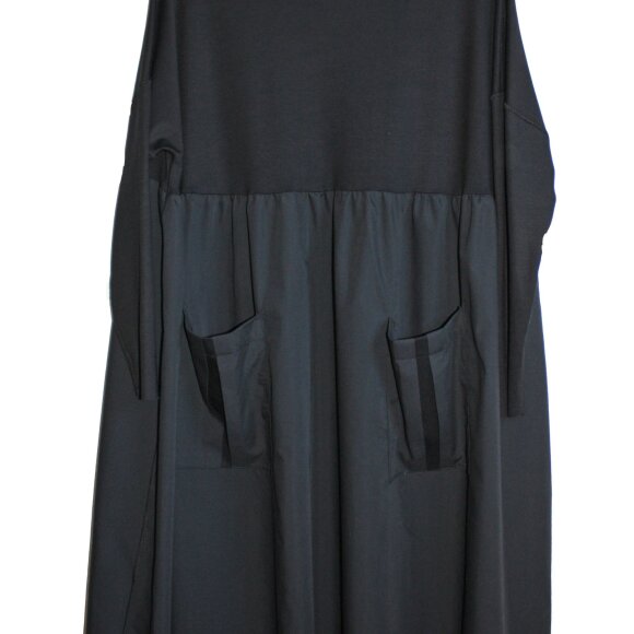 LISELOTTE HORNSTRUP - BLACK STEP DRESS