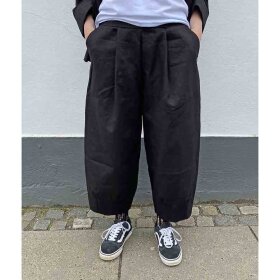 LISELOTTE HORNSTRUP - BLACK HALF PANTS LINEN