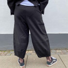 LISELOTTE HORNSTRUP - BLACK HALF PANTS LONG