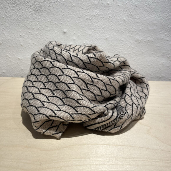 GAUGE & PLY - SAND MEL GAIA SCARF