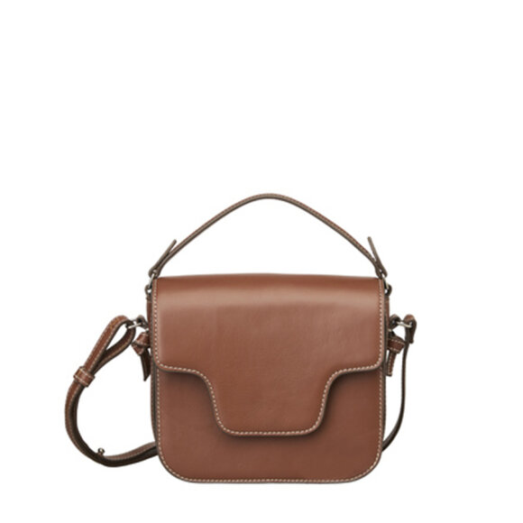 BECKSÖNDERGAARD - MOCHA BROWN GLOSSY IRIIS BAG