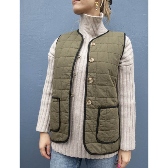 CRAFT SISTERS - ARMY QUILTED WAISTCOAT