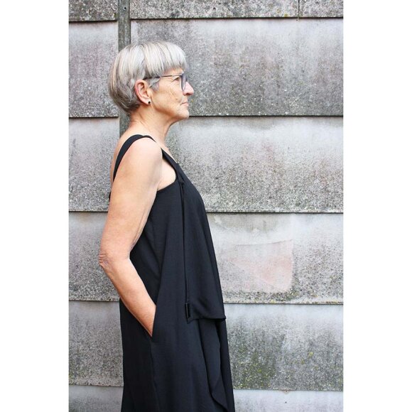 LISELOTTE HORNSTRUP - BLACK ENVELOPE DRESS