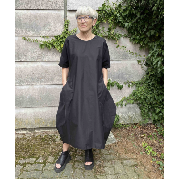 LISELOTTE HORNSTRUP - BLACK ROUND LOOSE DRESS