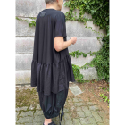LISELOTTE HORNSTRUP - BLACK POCKET TEE