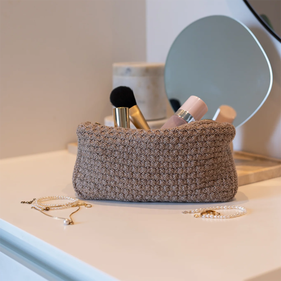 BY LOHN - Tiger Mel Knitted Clutch BY LOHN - Tiger Mel Knitted Clutch