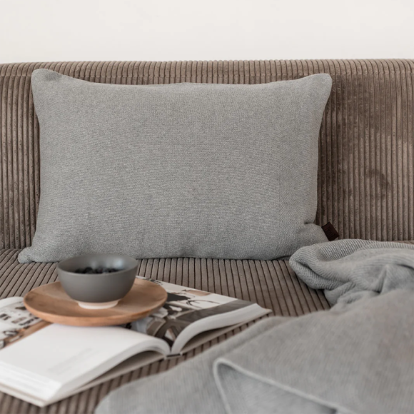 BY LOHN - GREY MEL STRIKKET PUDE 60X40 BY LOHN - GREY MEL STRIKKET PUDE 60X40