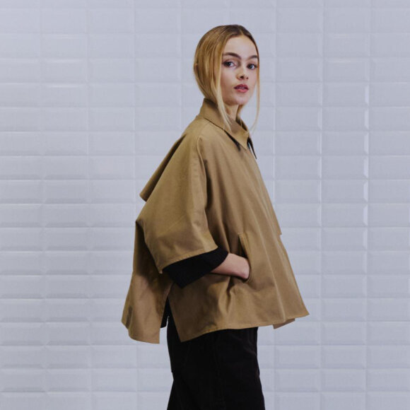WITHBLACK - CAMEL WBMEDUSA TRENCH CAPE WITHBLACK - CAMEL WBMEDUSA TRENCH CAPE