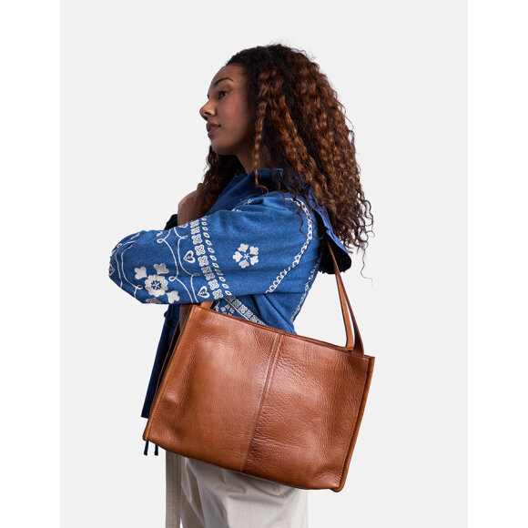 RE:DESIGNED - WALNUT ARO SMALL