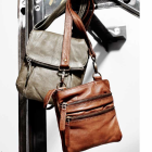 COGNACFARVET CROSSBODY TASKE